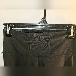 TNA | "Chill" high-rise 7/8 womens pants | Great shape! Pre loved | Size M | NWT